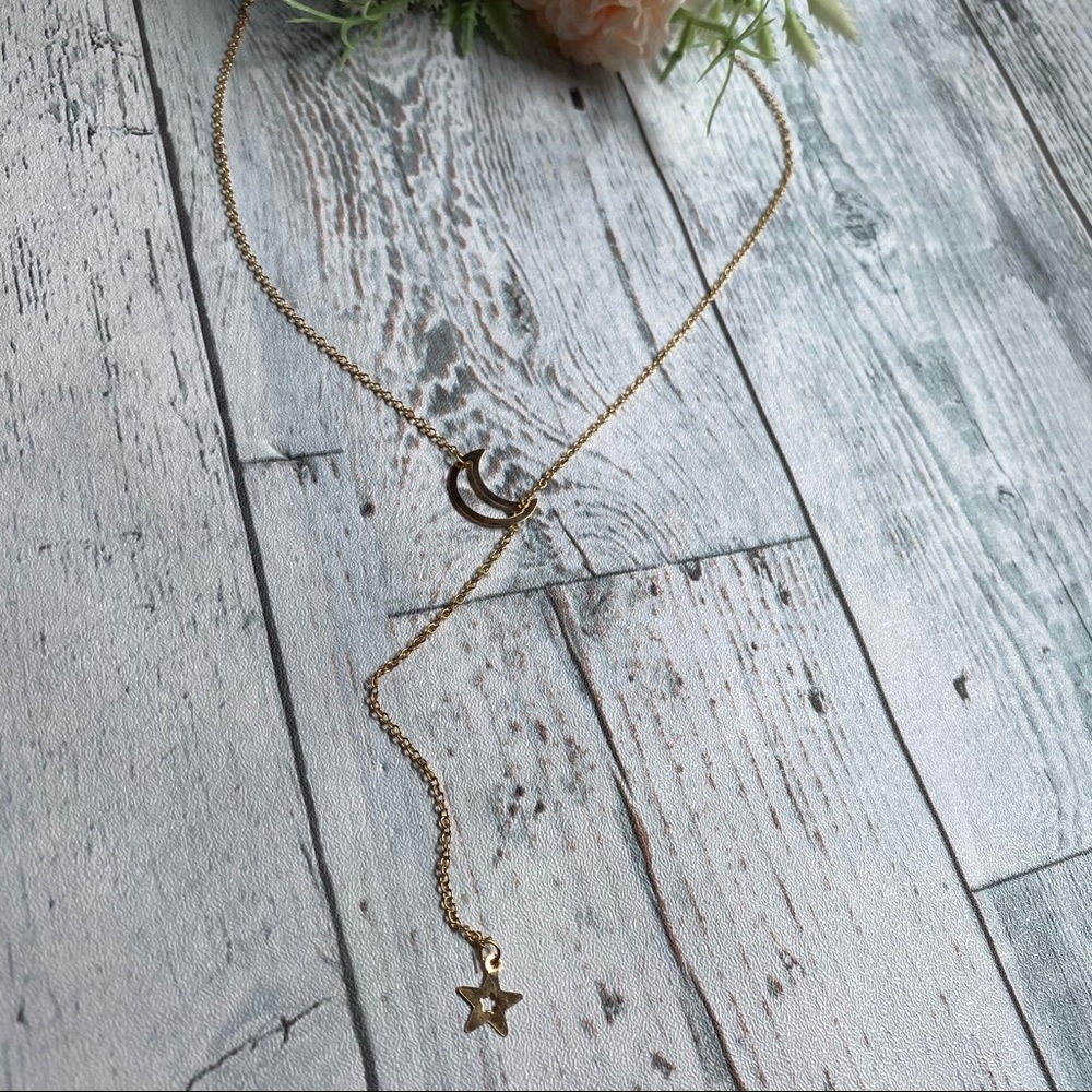 Minimalist moon and Star necklace gold plated - Picture 3 of 5